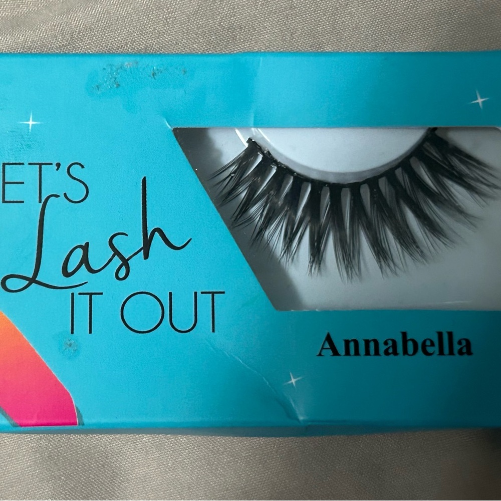 Annabella Dramatic Black Eyelashes